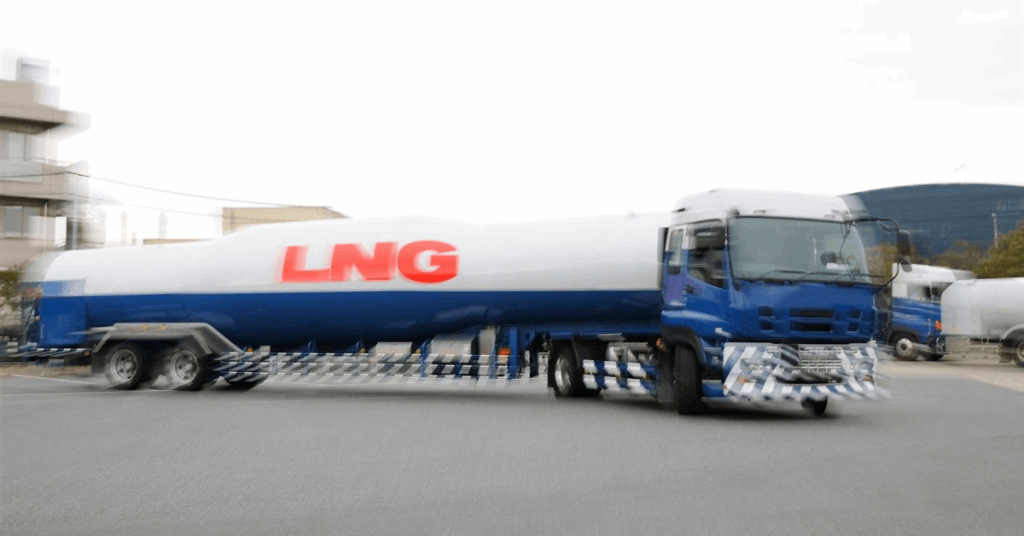 Singapore Starts Building New Loading Facility for Trucked LNG