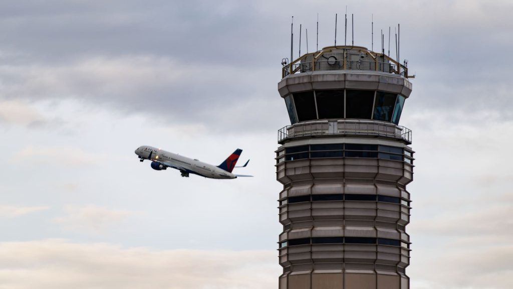 Delta and United call on Congress to immediately end government shutdown