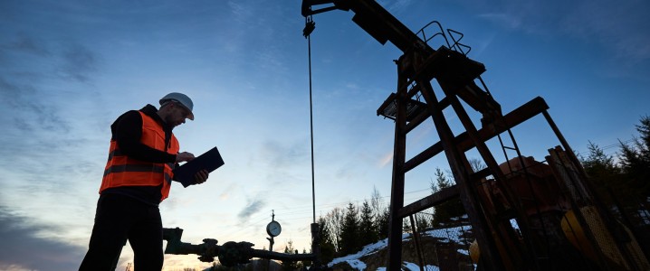 SLB Exceeds Profit Expectations on Strong North American Demand