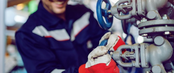 Iraq Secures First Floating LNG Import Platform Deal with U.S. Firm