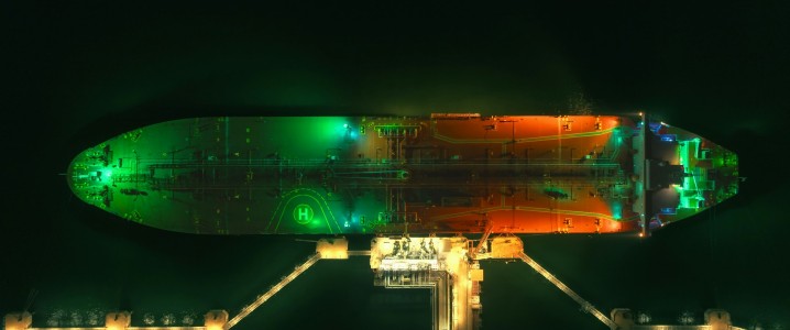 Saudi Arabia Slashes December Oil Prices to Defend Market Share in Asia