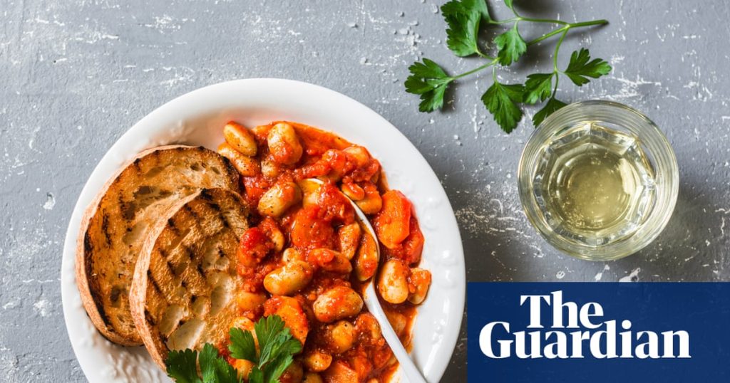 Celebrity chefs urge Britons to ‘bang in some beans’ to boost legume consumption | Environment
