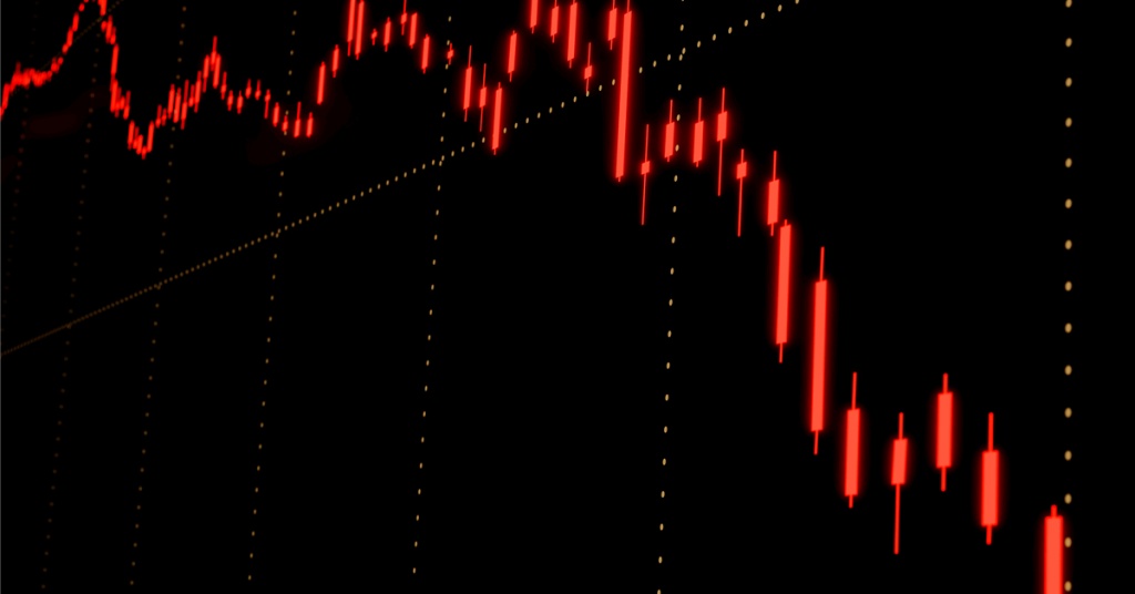 Oil Closes the Day Near Month Low