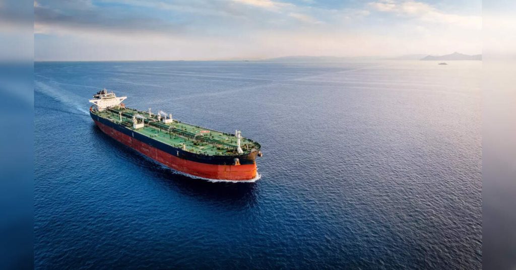 Oil tankers get ‘dirty’, ditching fuels for crude as rates boom, ETEnergyworld
