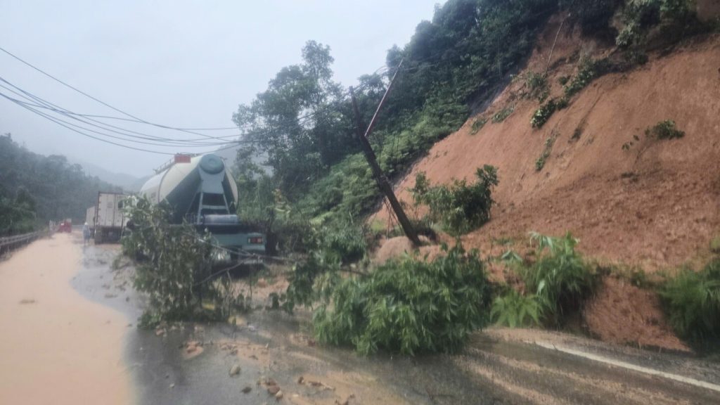Landslide strikes bus on mountain pass in Vietnam, killing 6, as heavy rain persists