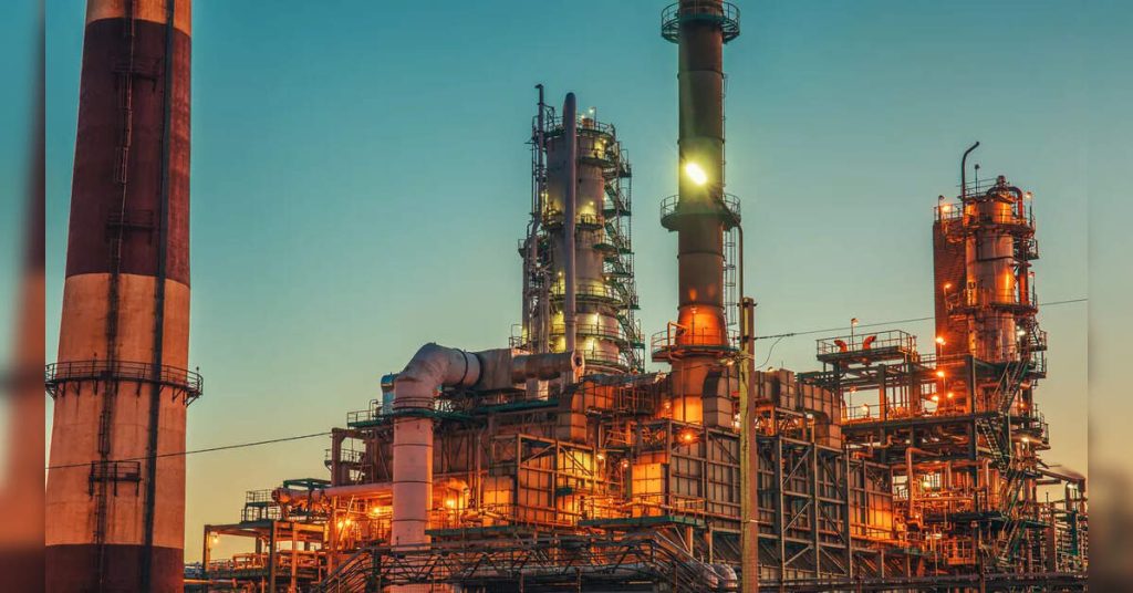 World oil market faces even larger 2026 surplus, IEA says, ETEnergyworld