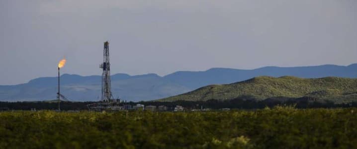 US Oil Drilling Activity Ends Down for 2025, But Production Still Near Highs
