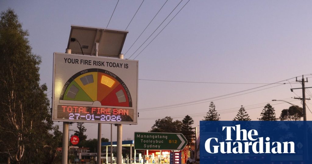 Extreme heatwave may break records in Victoria as firefighters warn of bushfire risk in ‘very dry’ state | Bushfires