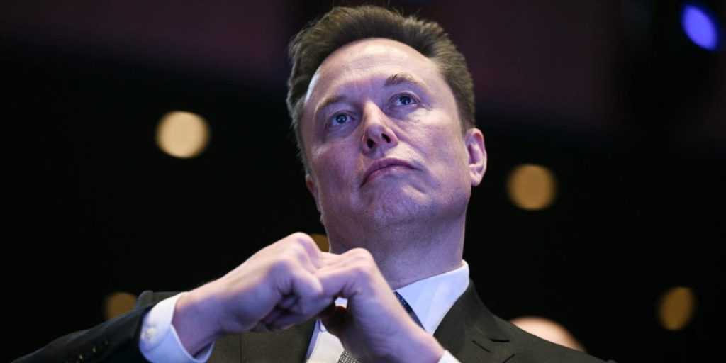 Musk Plans ‘High-Volume Production’ of Neuralink Brain Chips in 2026