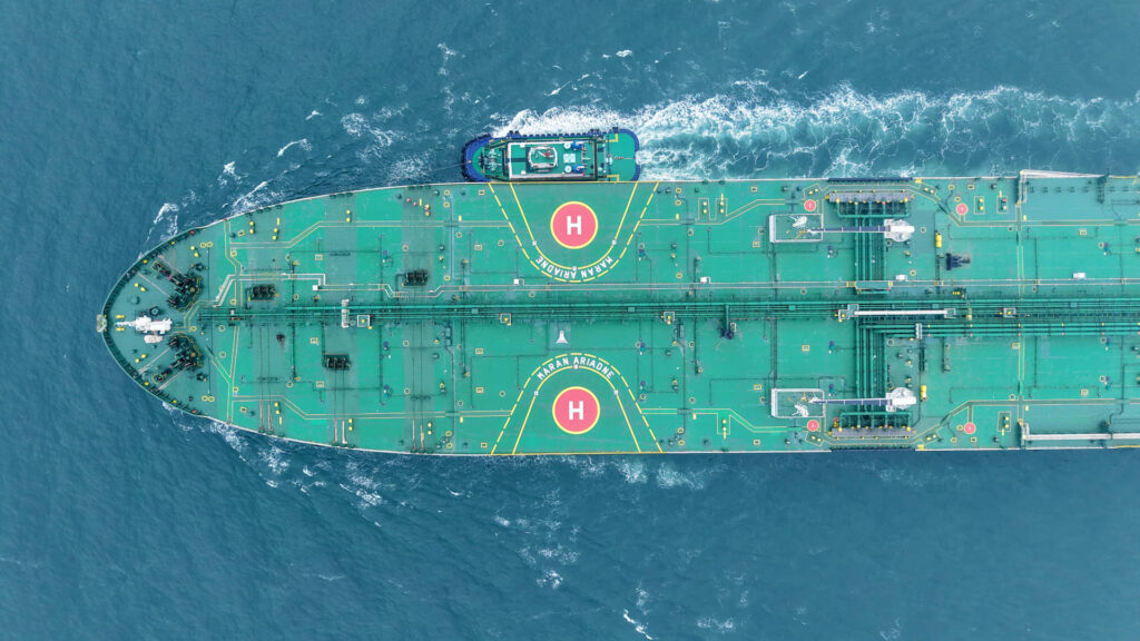 Oil supertanker rates soar as insurers drop war risk protection