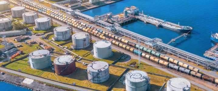 Asian LNG Prices Fall on U.S. Plan to Secure Hormuz Strait