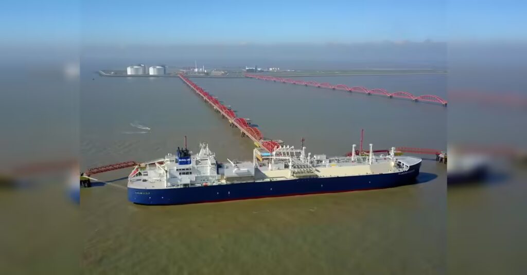 Russia’s oil tanker diverted to India amidst shifting global energy landscape, ETEnergyworld