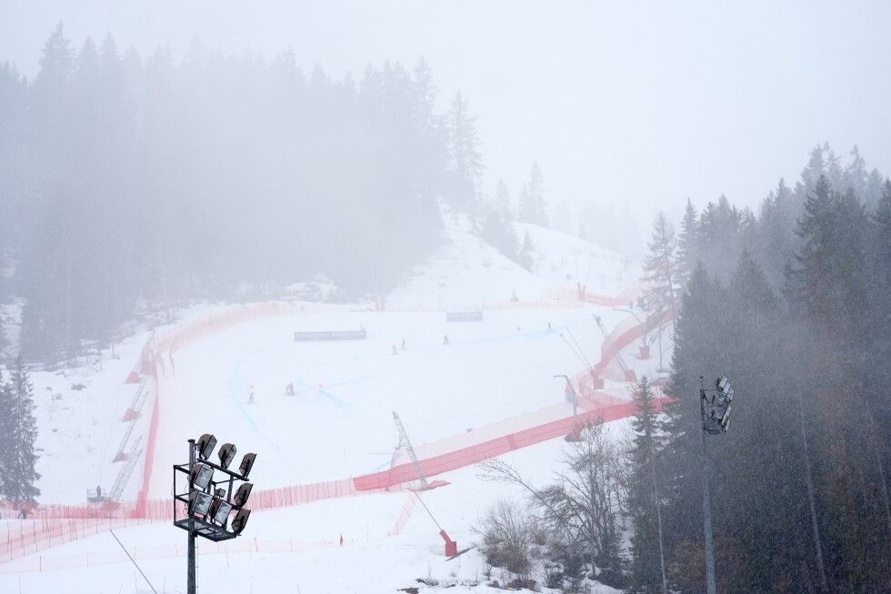 Snowfall, fog force cancellation of men’s World Cup super-G. Odermatt closes in on discipline title