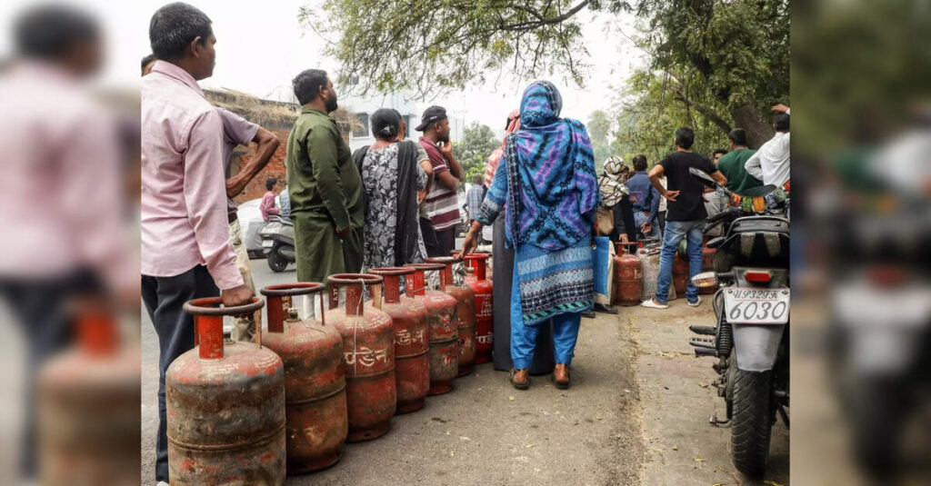 Bengaluru LPG consumers engage in panic booking, ETEnergyworld