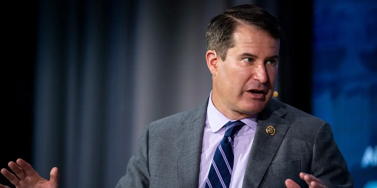 Oil Market Integrity: Capitol Staff Prediction Ban Weighed